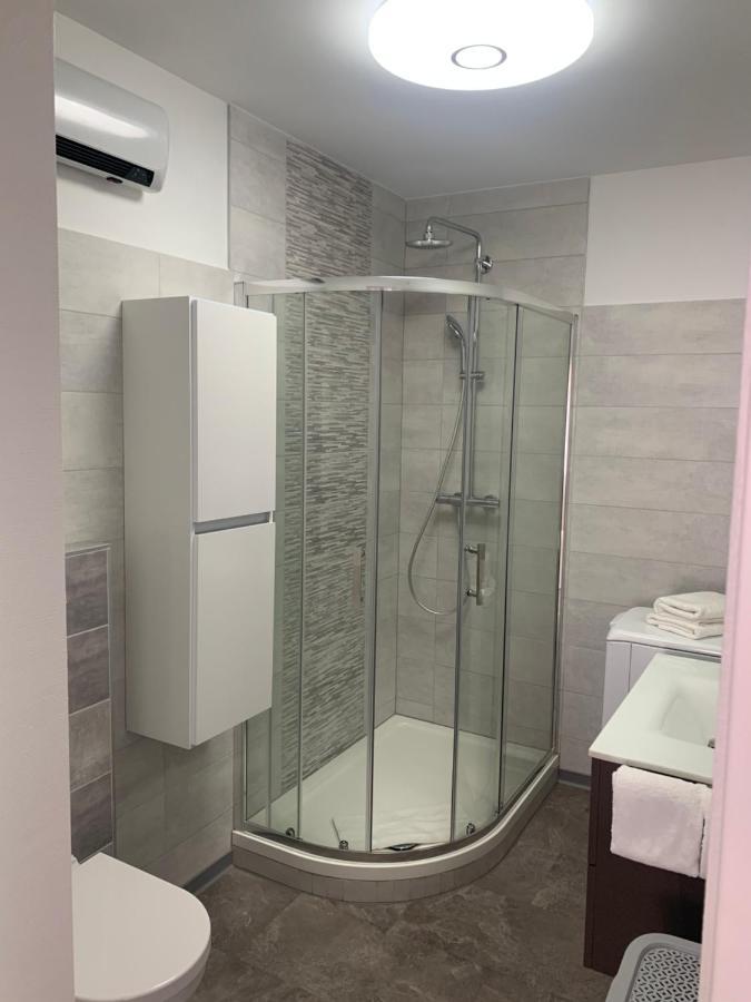 Cosy Living Apartment Юнанг Екстериор снимка